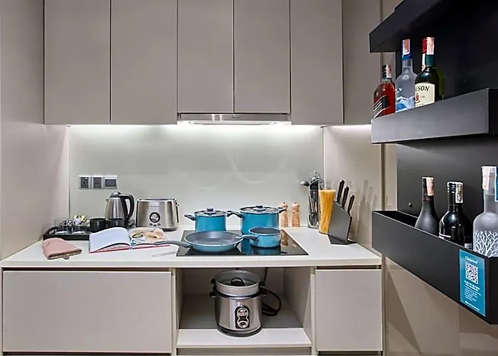 Oakwood Makati Avenue 3*